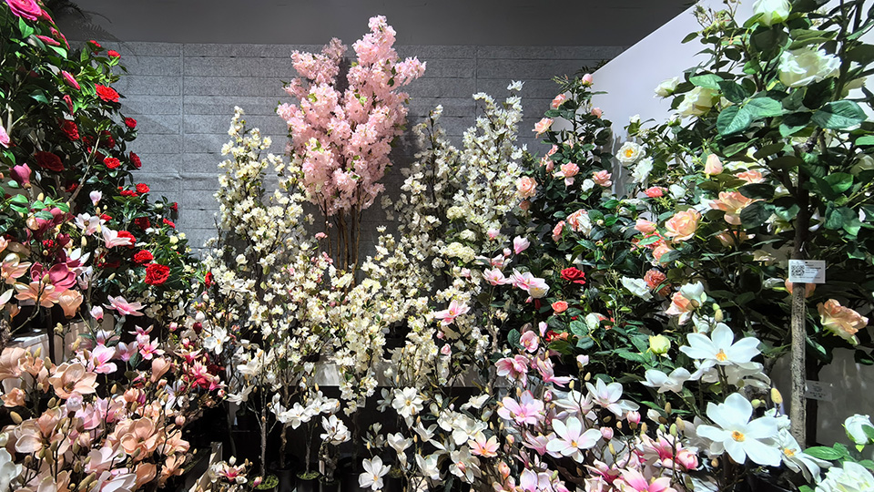 13 Abrazando la Sostenibilidad El Papel Innovador de las Flores Artificiales en el Diseño de Interiores-01.jpg 